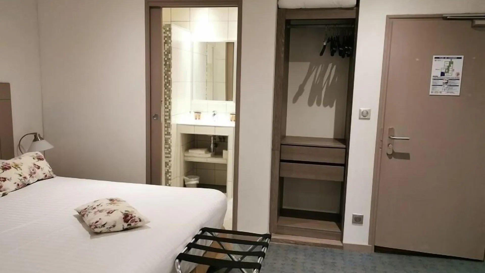Hotel De La Couronne Aix-les-Bains
