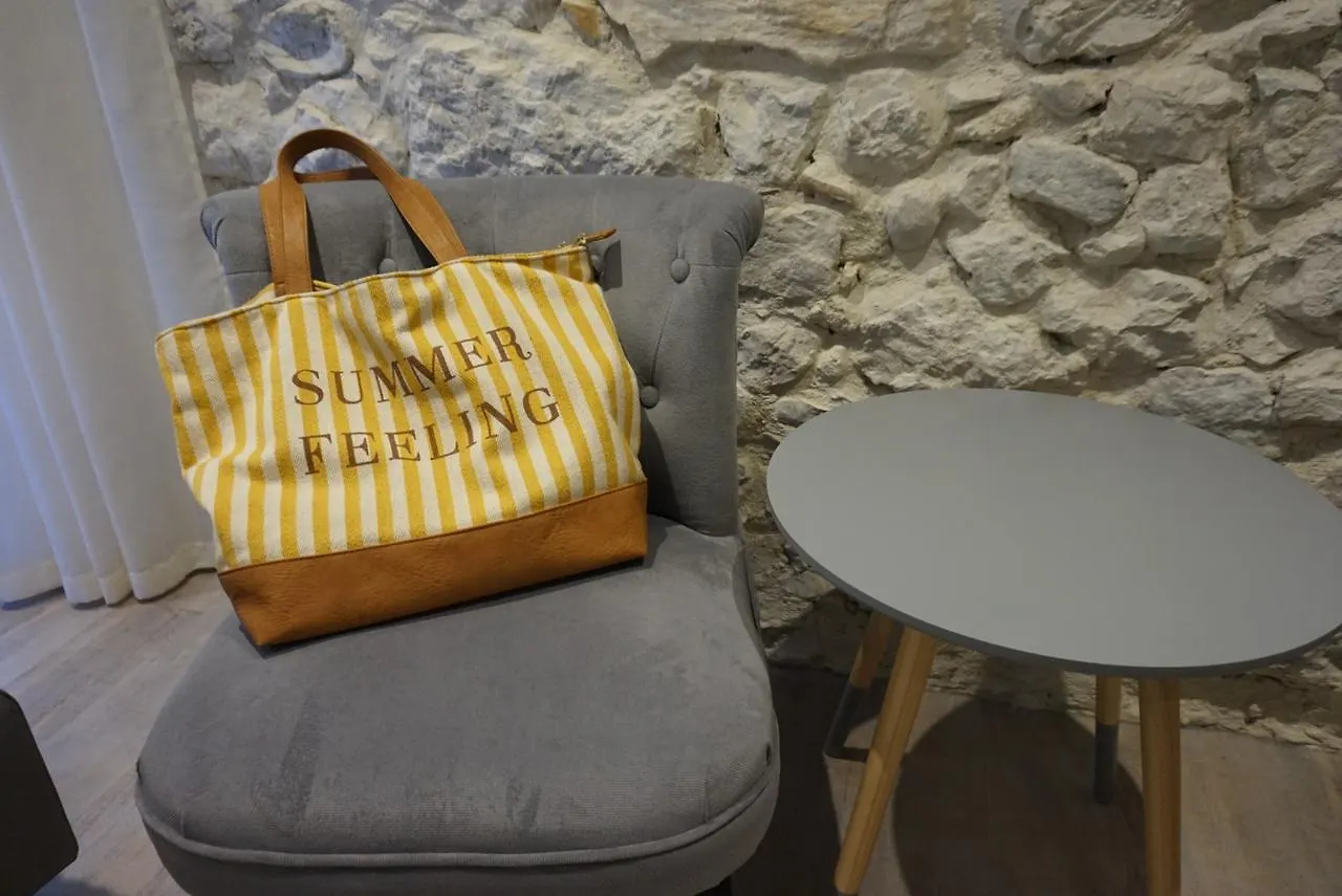 Hotel De La Couronne Aix-les-Bains