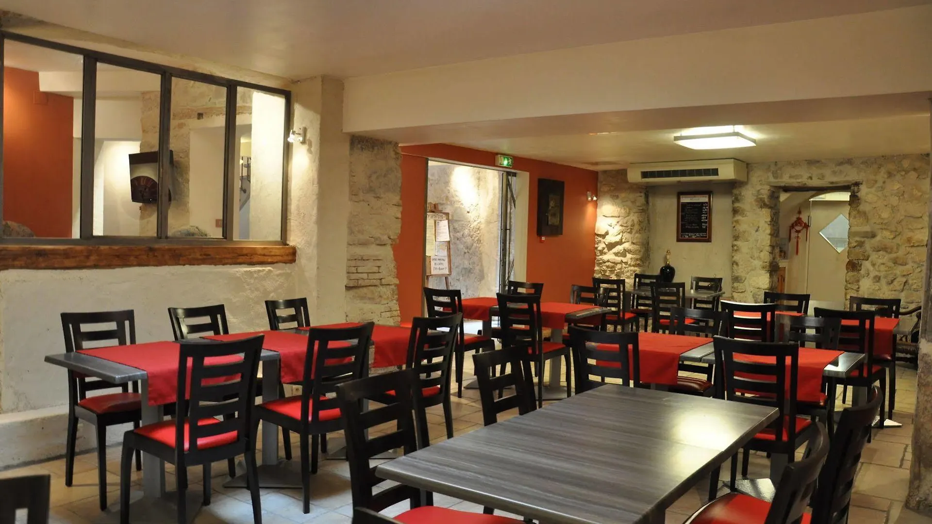 Hotel De La Couronne Aix-les-Bains